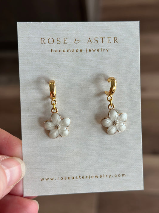 Winter in Bloom Huggies